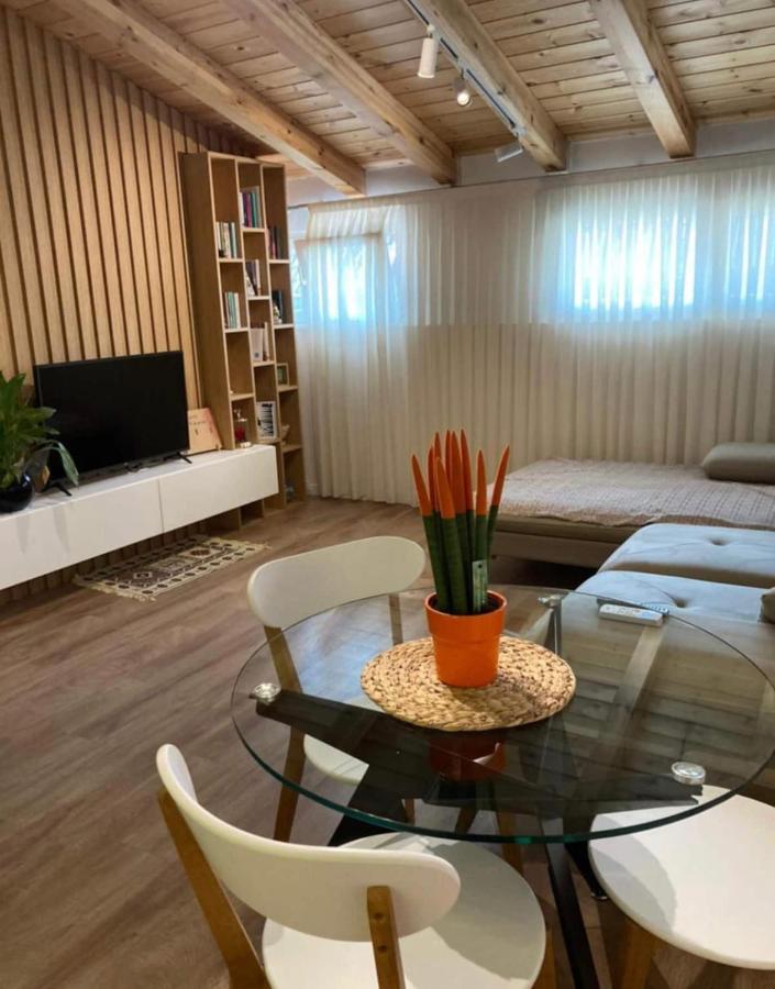 Lovely Loft 1-Bedroom In The Heart Of Tirana Exterior photo